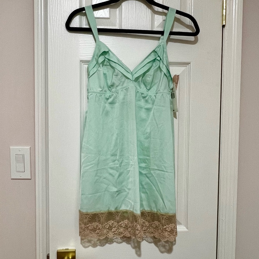 NWT Underella by Ella Moss M Honeydew Lace Trim Chemise